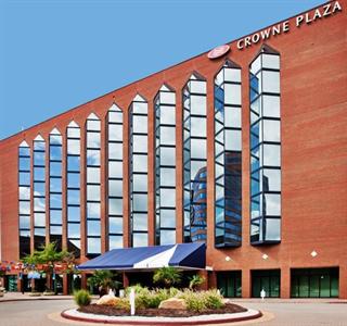 Crowne Plaza Hampton Marina