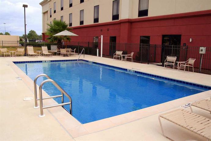 Hampton Inn & Suites Pensacola I-10 N at University Town Plaza