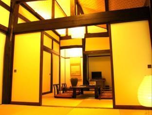 Kaikake Onsen Ryokan