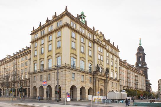 Star Inn Hotel Premium Dresden im Haus Altmarkt by Quality