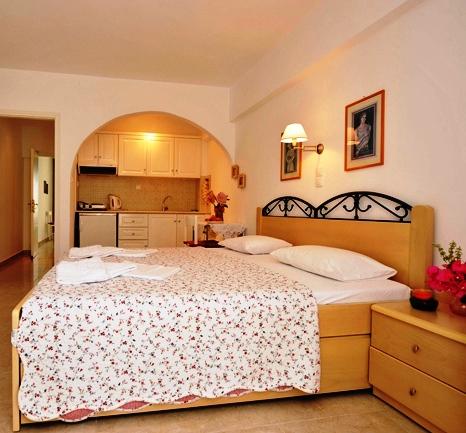 Leonardos Studios & Apartments