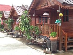 Ruean Kaew Mongkorn Resort