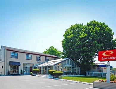 Econo Lodge West Yarmouth