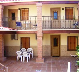 Cristina Apartments Aldeacentenera