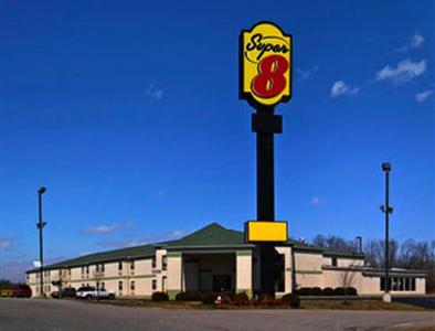 Super 8 Dickson