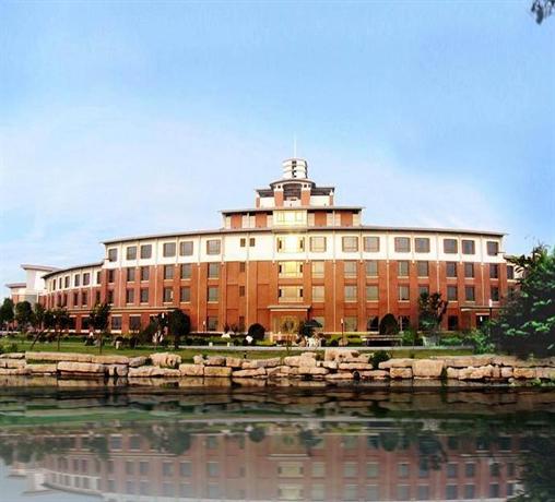 Tongli Lakeview Hotel