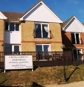 Creek Gardens Apartment