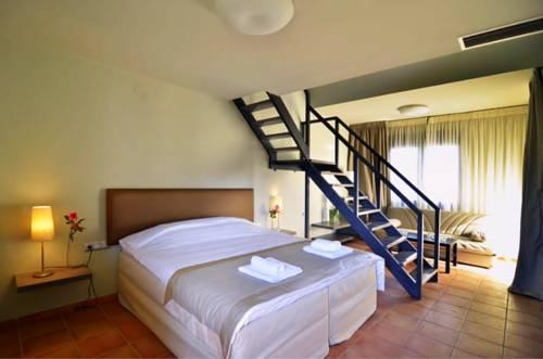 Ellopia Point Boutique Suites