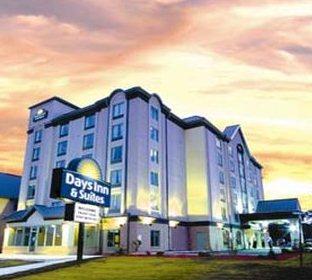 Days Inn & Suites By the Falls