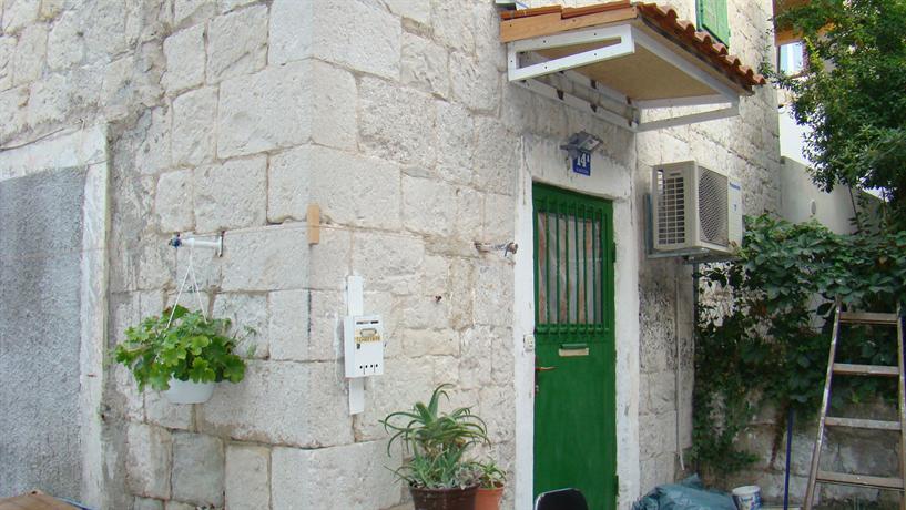 Cute Apartment 2 In Old Town Split