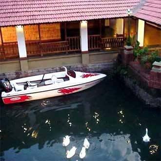 Punamada Lake Resort Alleppey