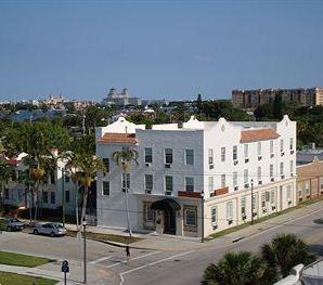 The Pershing Suites West Palm Beach