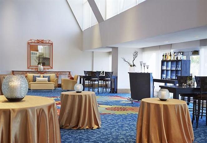 Renaissance Concourse Atlanta Airport Hotel A Marriott Luxury & Lifestyle Hotel