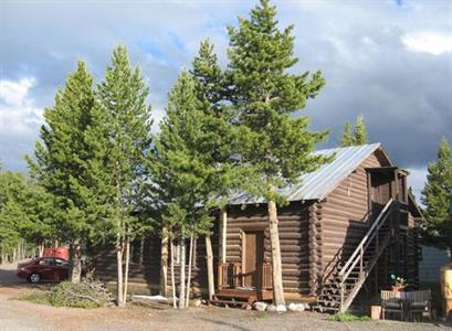 Yellowstone Self Catering Lodging