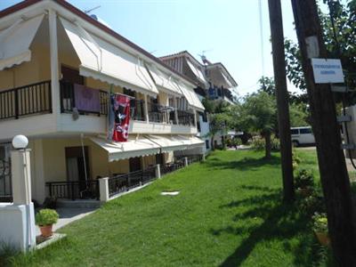 Doukas Studios & Apartments