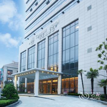 Kunshan Dianshan Lake Century Hotel