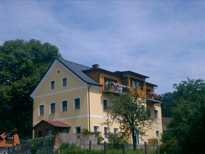 Pension Lindenhof ***