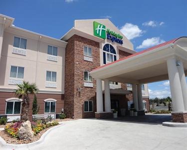 Holiday Inn Express Kenedy