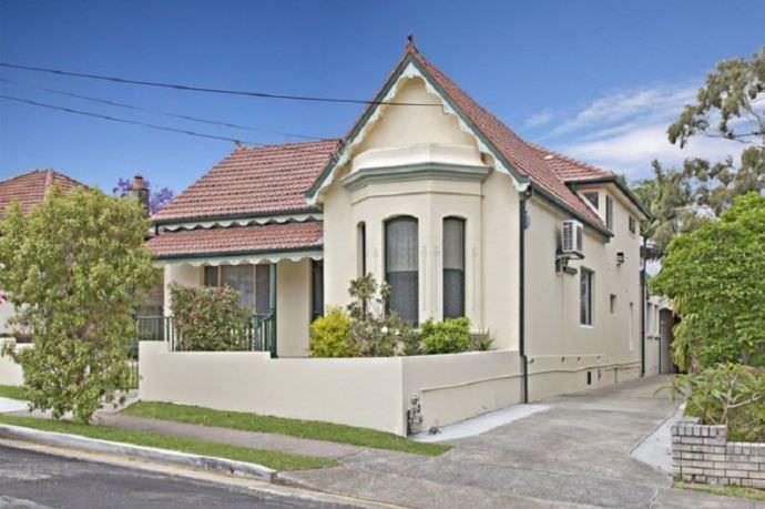 Homestay in Enfield near Burwood Railway Station