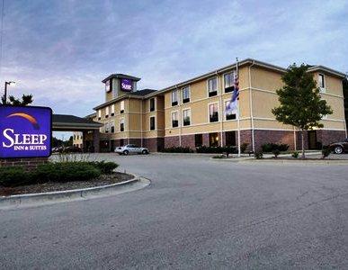 Sleep Inn & Suites Milwaukee