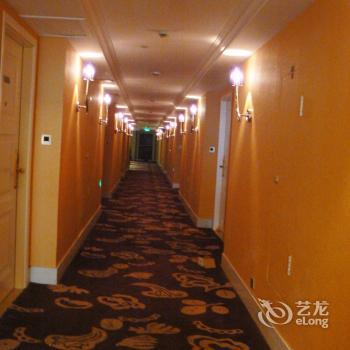 Causeway Bay Holiday Hotel