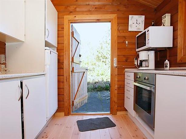 Two-Bedroom Holiday home in Albaek 6