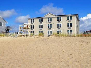 Misquamicut Beach Front Inn