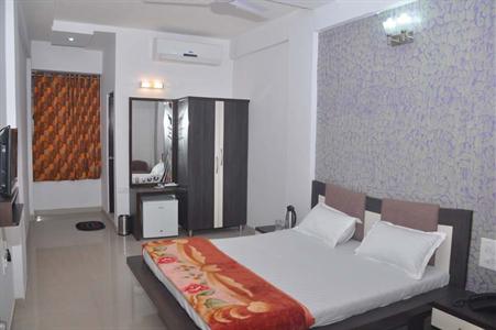 Skylon Hotel Gandhinagar