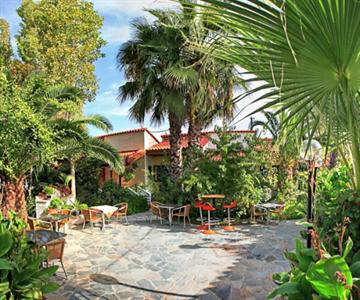 9 Musses Hotel And Studios