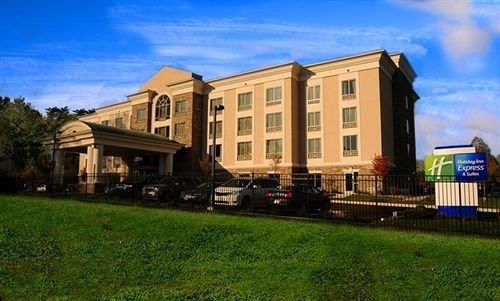 Holiday Inn Express and Suites - Stroudsburg