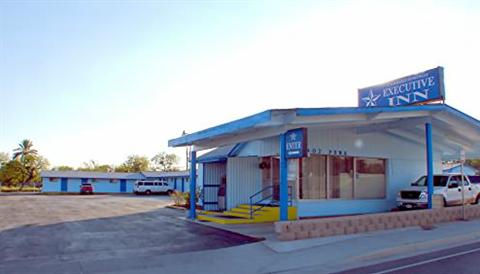 Carrizo Springs Executive Inn