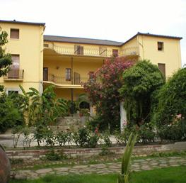 Hosteria Las Palmeras Casa Colonial