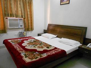 Hotel Sakhi Inn