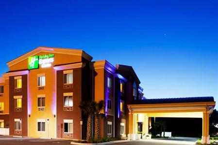 Holiday Inn Express Hotel & Suites Brooksville