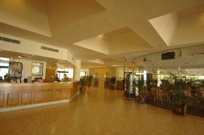 Acacia Court Hotel