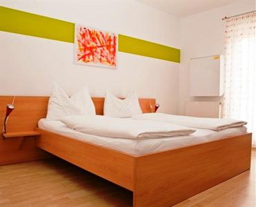 Pension Rotweingut & Obstedelbrande Familie Schlogl