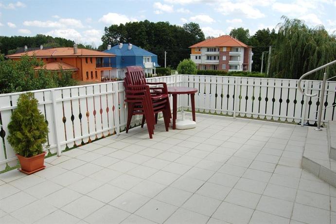 Apartmanhaz Cedrus 8