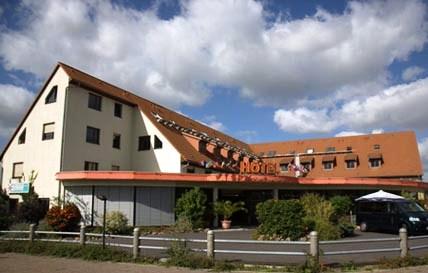 West Hotel an der Sachsischen Weinstrasse