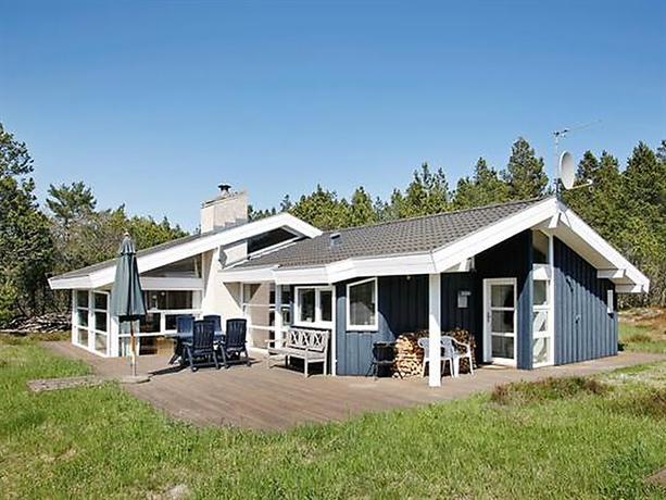 Three-Bedroom Holiday home in Albaek 24