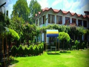 Hotel Lake Resort Srinagar