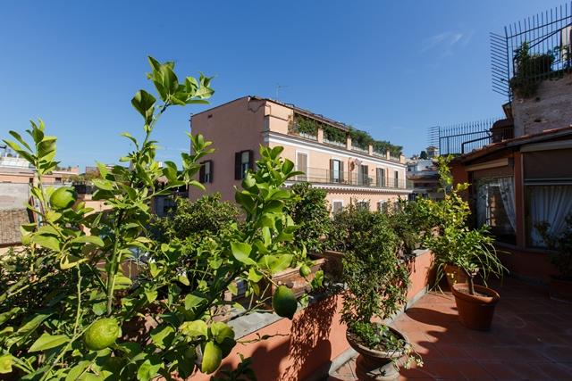 Lovely 4BR 3BA Attic Spanish Steps