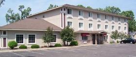 Budget Host Inn & Suites North Branch