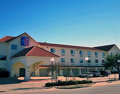 Motel 6 Bedford