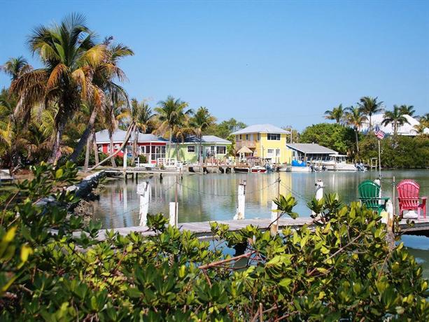 Castaways Beach and Bay Cottages