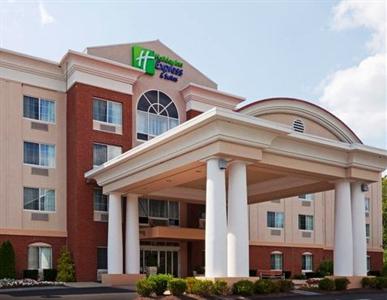 Holiday Inn Express Suites Middleboro