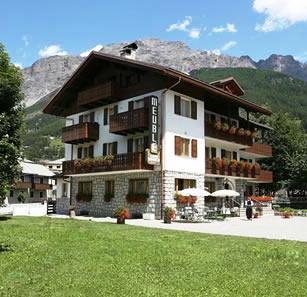 Meuble Cima Bianca Garni Hotel Bormio