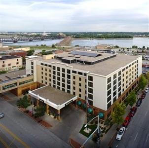 Radisson Quad City Plaza Hotel