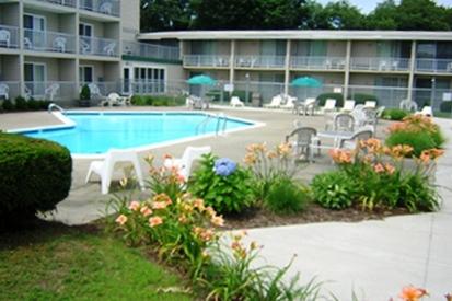 Plymouth Bay Inn & Suites