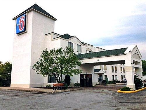 Motel 6 Harvey Harvey