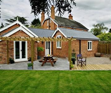 Treherne House & The Malvern Retreat (England)